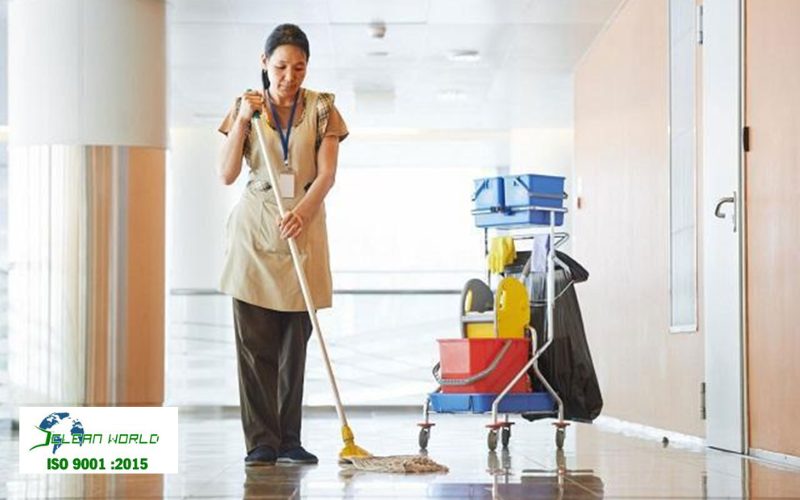 nhân viên vệ sinh định kỳ cho công ty 