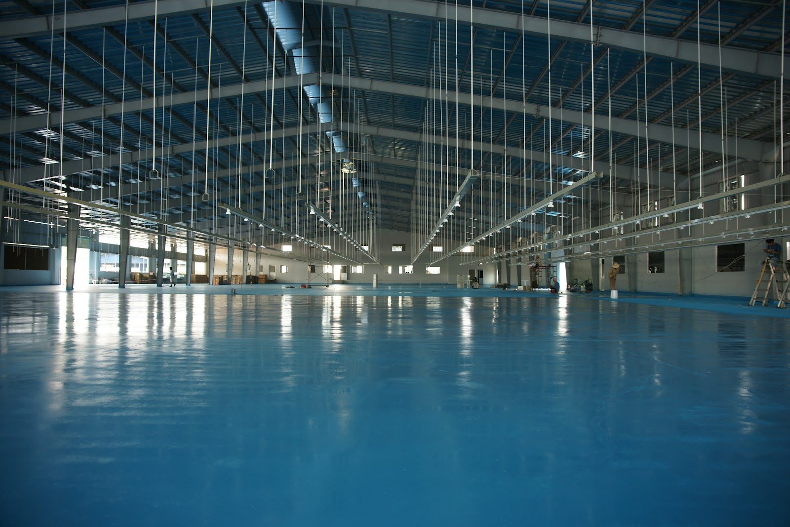 Hướng dẫn vệ sinh sàn Epoxy cho nhà xưởng chi tiết từ A-Z 