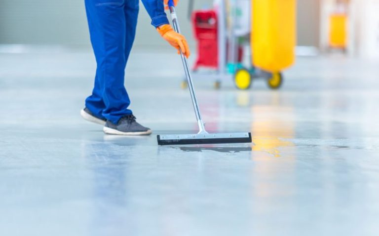 Hướng dẫn vệ sinh sàn Epoxy cho nhà xưởng chi tiết từ A-Z