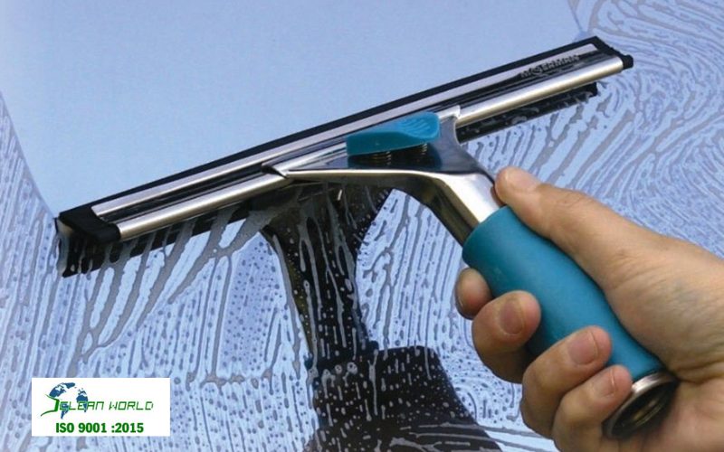 vệ sinh kính chuyên nghiệp 