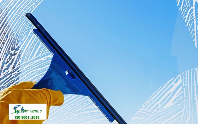 vệ sinh kính chuyên nghiệp 