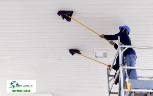 vệ sinh trần nhà xưởng