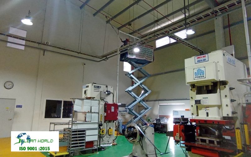 Vệ sinh trần nhà xưởng bao lâu 1 lần? Giải pháp làm sạch an toàn, hiệu quả cho doanh nghiệp vệ sinh trần nhà xưởng